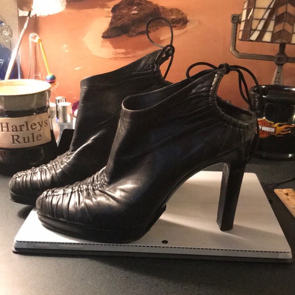 Vintage GUCCI Lambskin Sexy Back Tie Ruched Heels - Picture 4 of 11